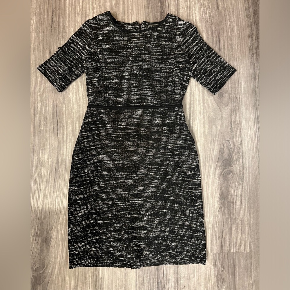 ‼️6/$12‼️ Womens Banana Republic dress (size 4 but snug fit)